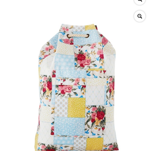 Pioneer Woman Sweet Rose
Patchwork Drawstring Laundry Bag
Floral - Picture 4 of 6